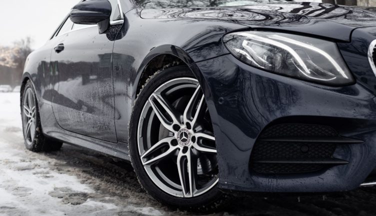 Mercedes-Benz E200 AMG Coupe