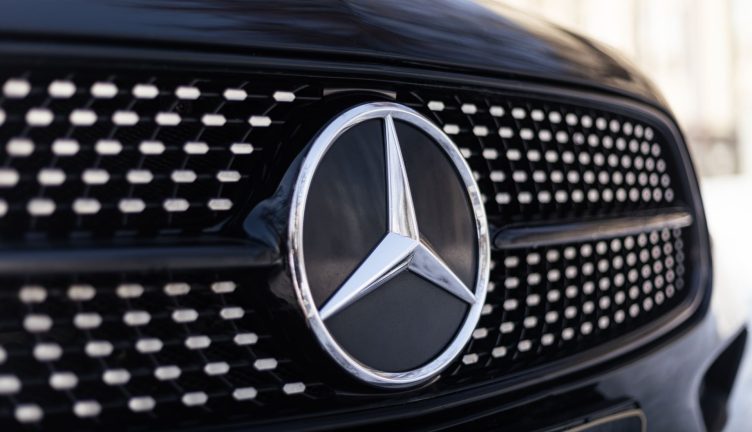Mercedes-Benz E220d AMG