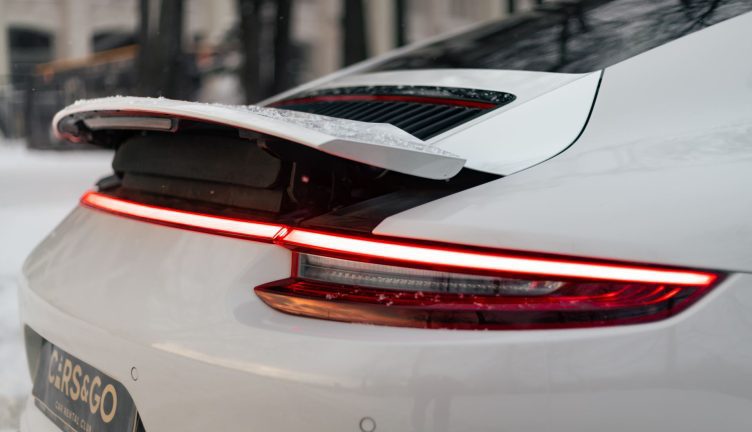 Porsche 911 CARRERA 4S