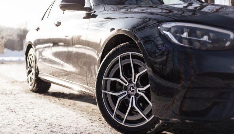 Mercedes-Benz E220d AMG