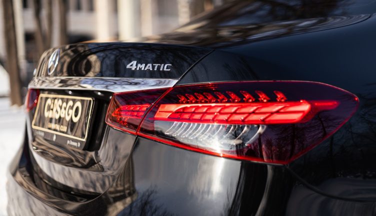 Mercedes-Benz E220d AMG