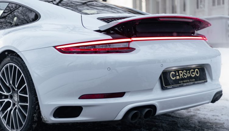 Porsche 911 CARRERA 4S