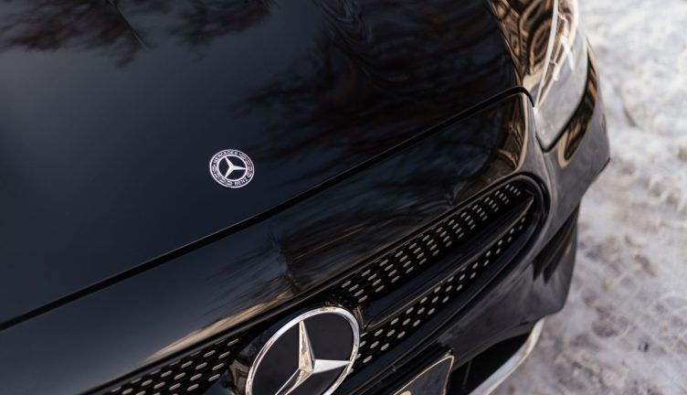 Mercedes-Benz E220d AMG