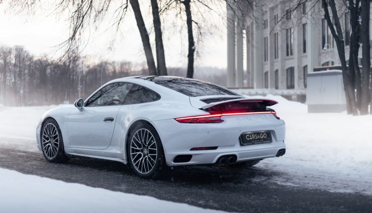 Porsche 911 CARRERA 4S