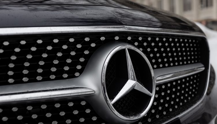 Mercedes-Benz E200 AMG Coupe