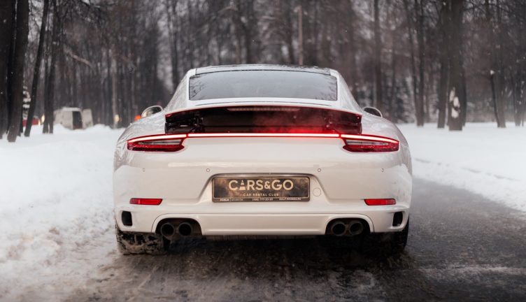 Porsche 911 CARRERA 4S
