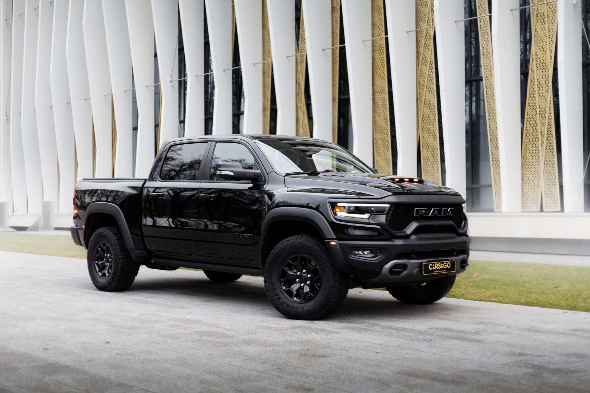 Аренда Dodge RAM TRX Черный в Москве без водителя