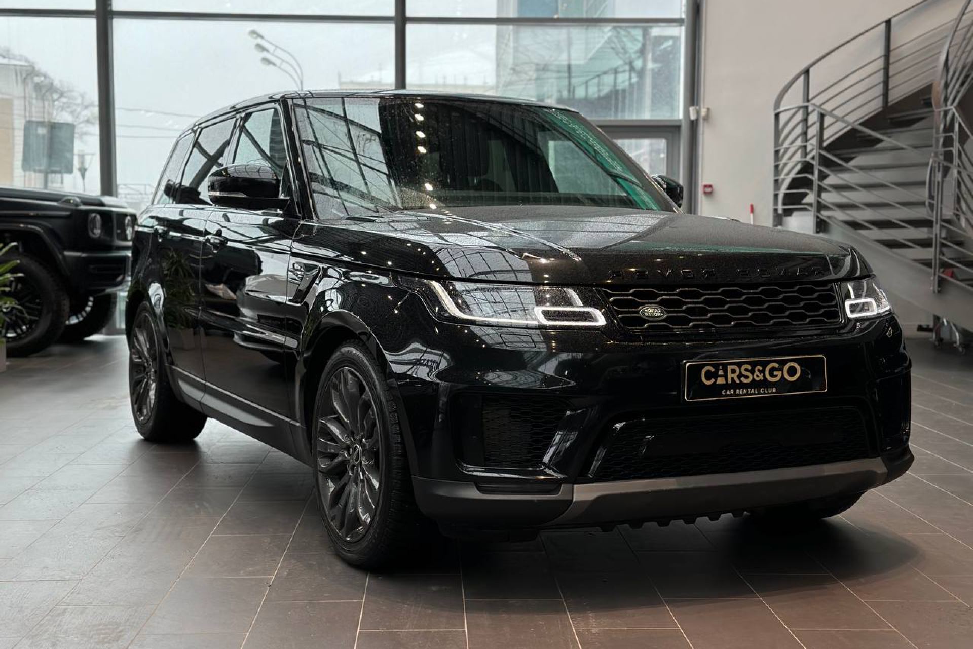 Аренда Land Rover Range Rover Sport Черный в Москве без водителя