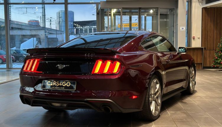 Ford Mustang Coupe