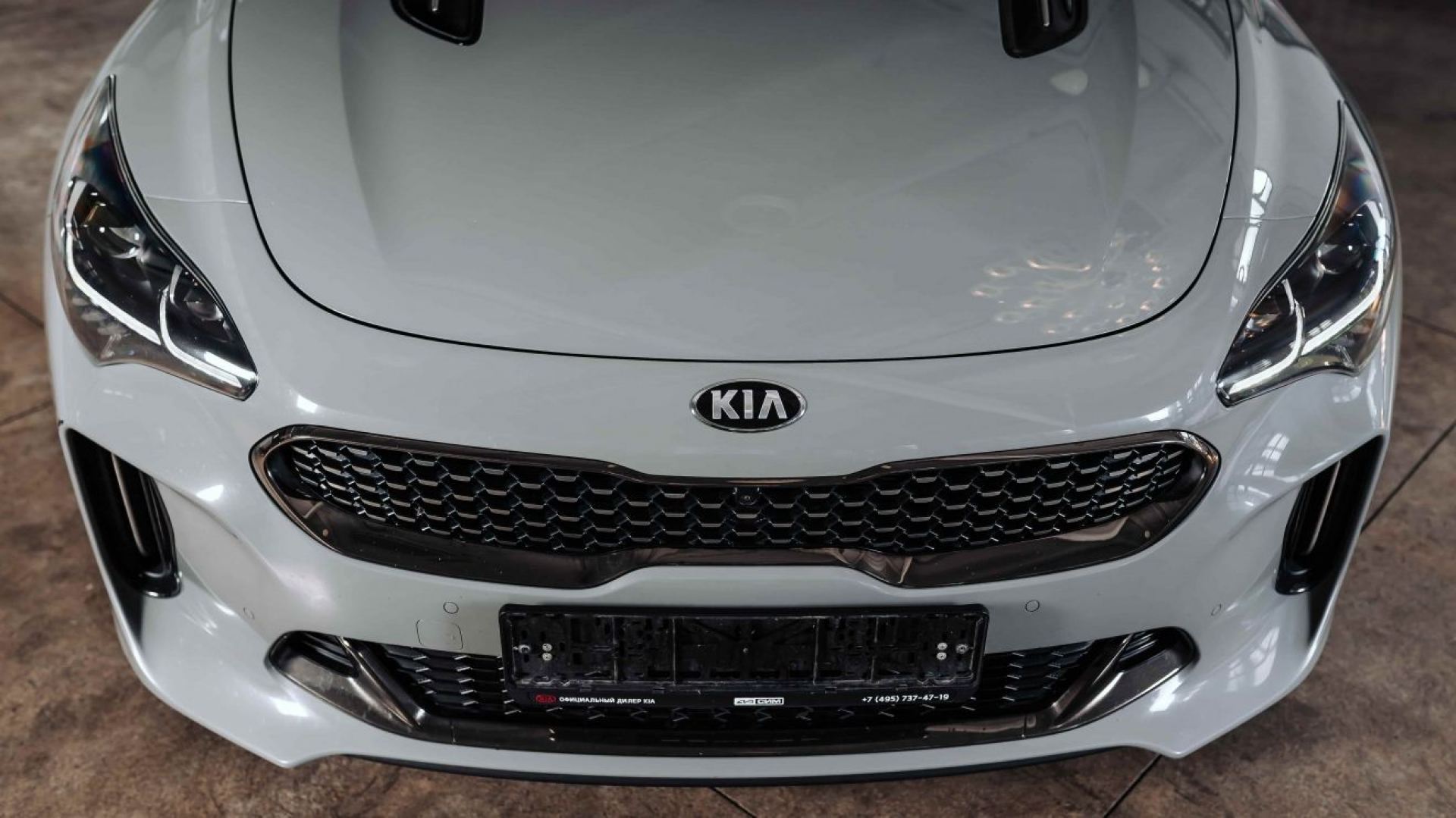 Аренда Kia SK (STINGER) Серый в Москве без водителя