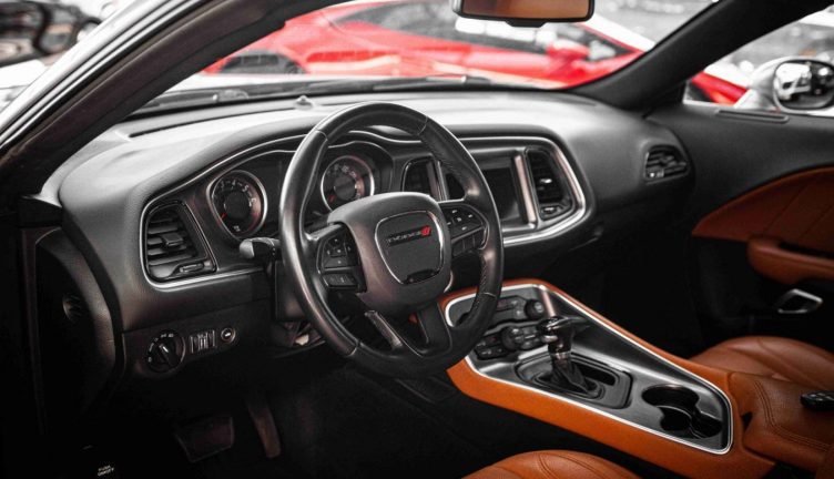 Dodge challenger sxt