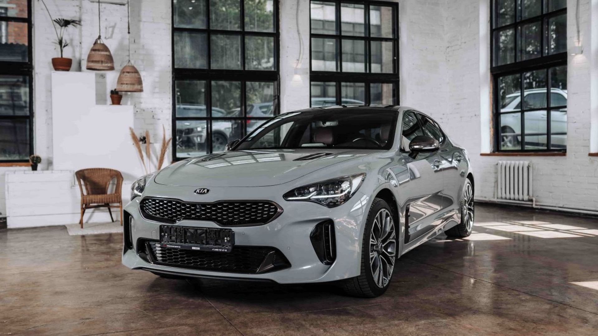 Аренда Kia SK (STINGER) Серый в Москве без водителя