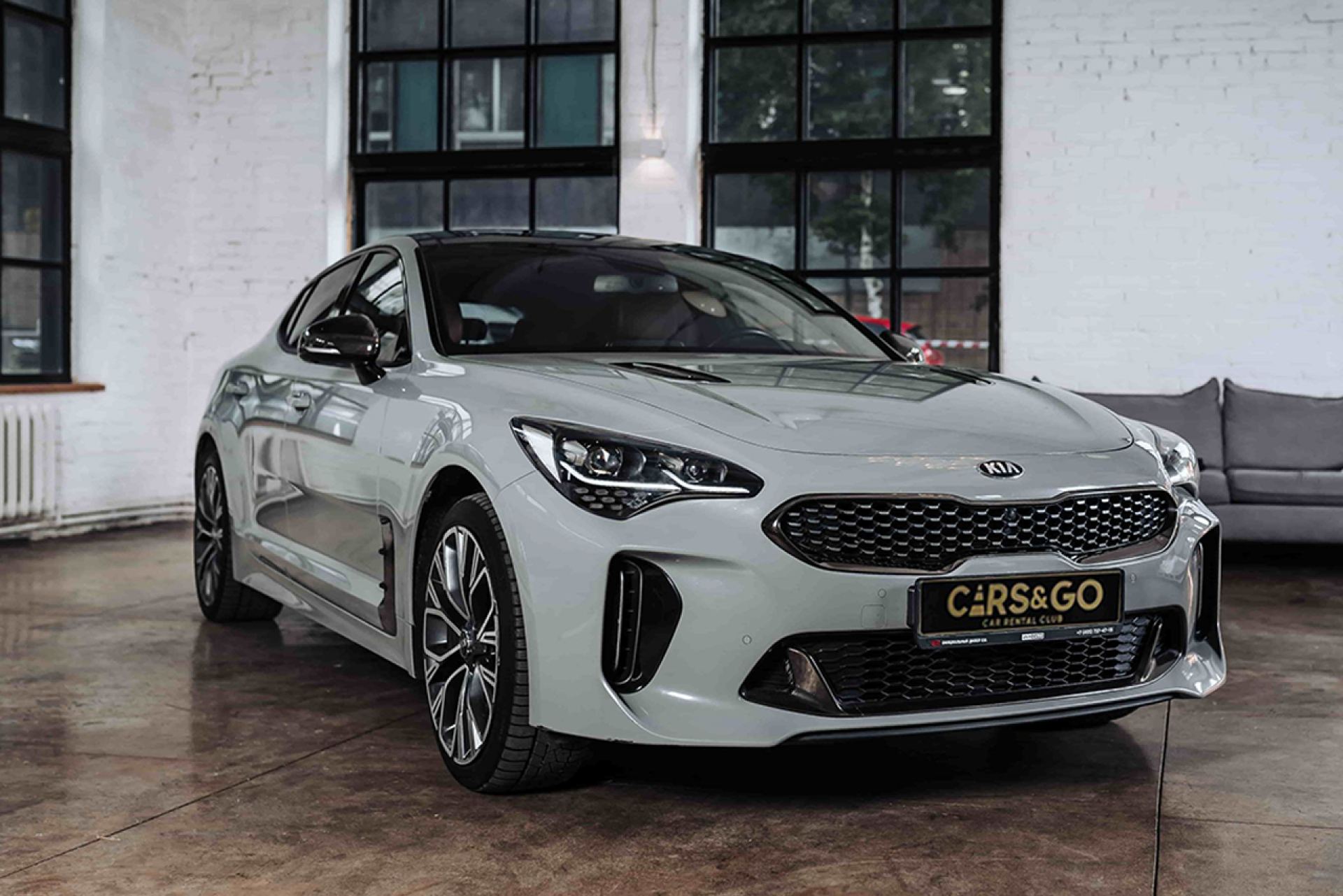 Аренда Kia SK (STINGER) Серый в Москве без водителя