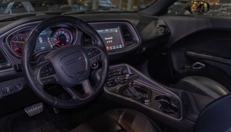 Dodge challenger sxt