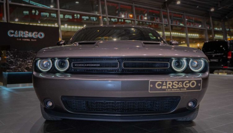 Dodge challenger sxt