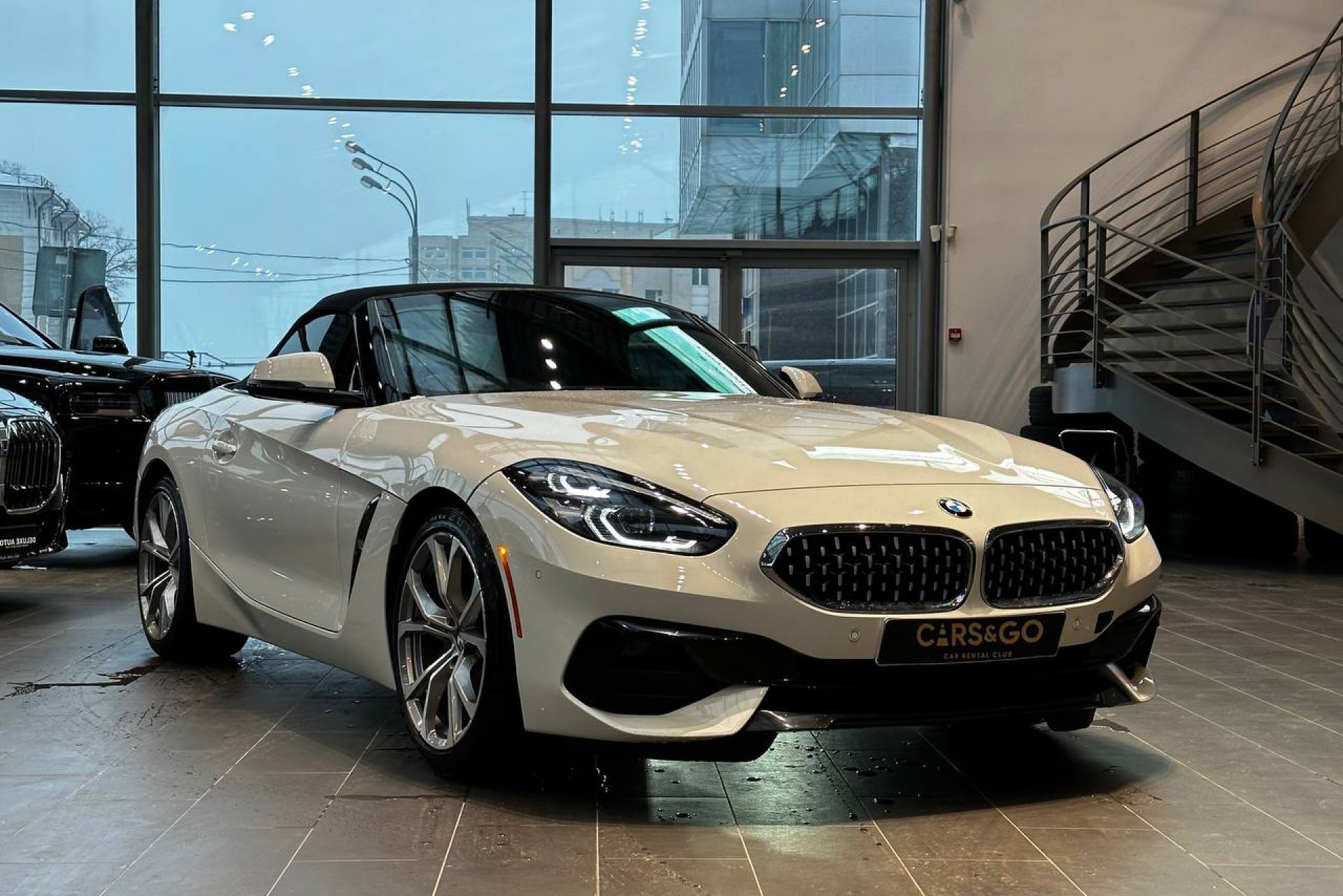 Аренда BMW Z4 Белый в Москве без водителя