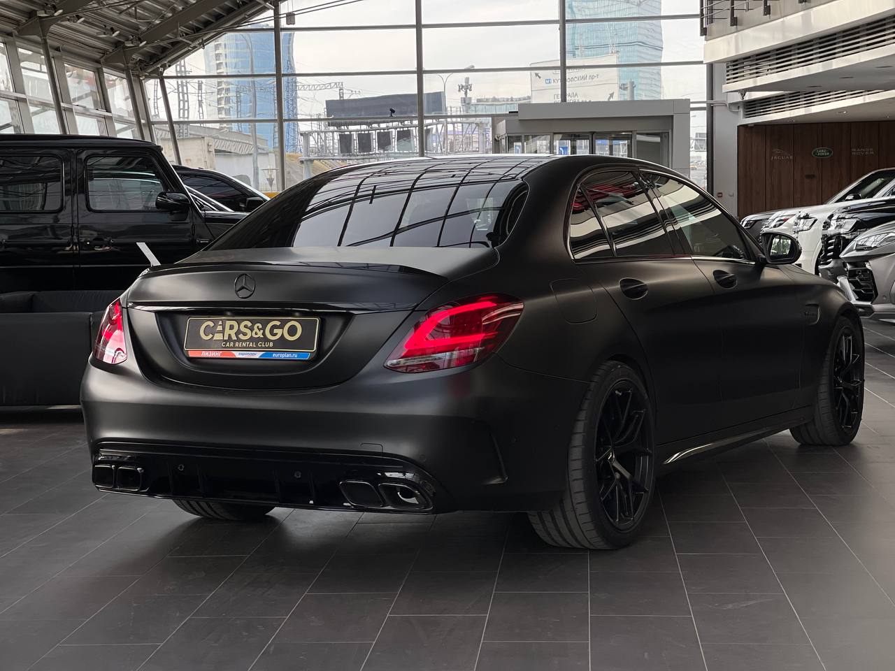 Аренда Mercedes-Benz C63S AMG Черный в Москве без водителя