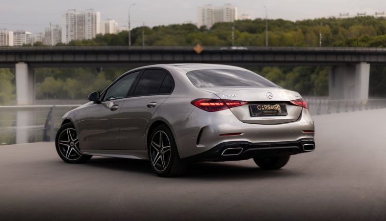 Mercedes-Benz C300