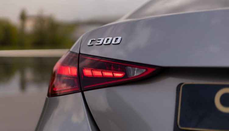 Mercedes-Benz C300