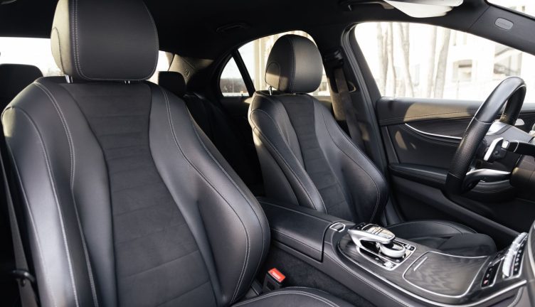 Mercedes-Benz E200 4MAT AMG