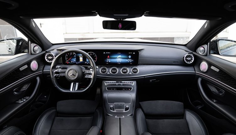 Mercedes-Benz E200 Mercedes-Benz E200